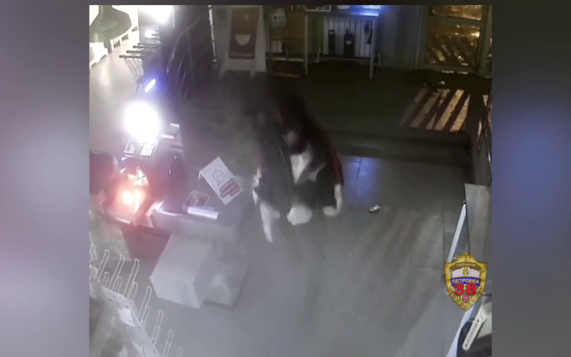 Мужчина попытался взломать банкомат и похитить из него три миллиона в Москве