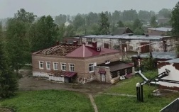 В Удмуртии погибла женщина, прятавшаяся от непогоды в теплице