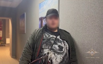В Петербурге задержали мужчину, который вез своих дочек на электроскутере