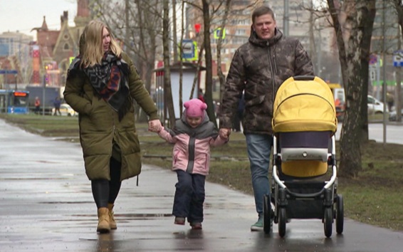 Эксперт Минпросвещения рассказала, как родителям отличить заботу от гиперопеки