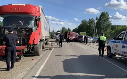 В Свердловской области восстановили движение после смертельного ДТП с тремя авто
