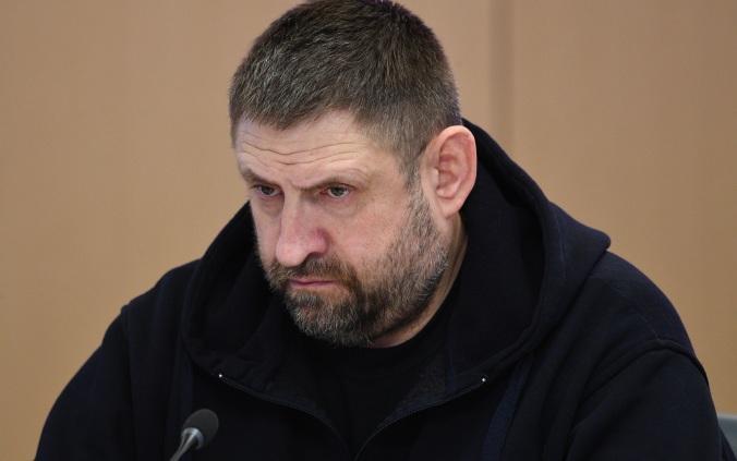 Над дорогами – сети с дронами: военкор Сладков показал кадры из Артемовска