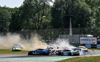 Массовая авария произошла на старте гонки серии GT в Монце