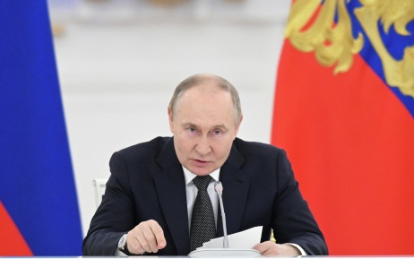 Путин поручил гарантировать доступ к важным сервисам при ограничении интернета