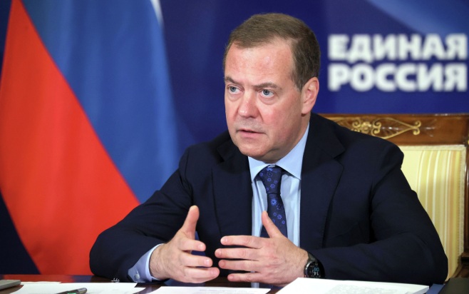 Медведев: более 10 миллионов человек приняли участие в праймериз "Единой России"
