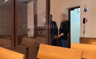 Москвича, вытолкнувшего знакомую из окна, отправили в СИЗО