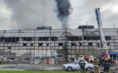В Архангельске ликвидировали пожар на складе бытовой химии