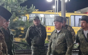 Казаки помогают в эвакуации жителей в станице Троицкой на Кубани