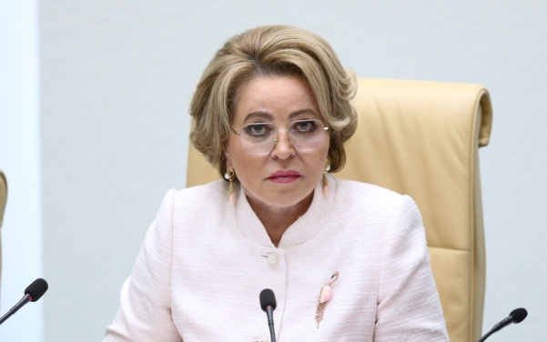 Матвиенко предложила создавать корпоративные "службы знакомств"