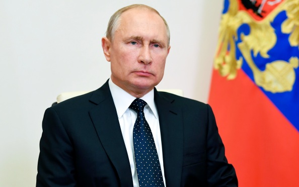 Путин поручил правительству подготовить стратегии о цифровых платформах