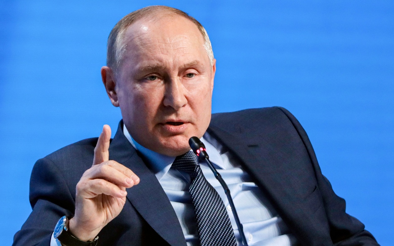 Путин: переговоры с Киевом должны проводить специально обученные специалисты