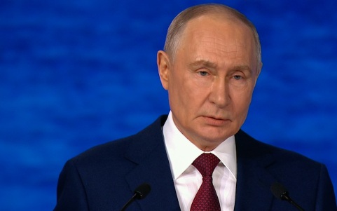 Путин: РФ путем переговоров будет добиваться денацификации Украины