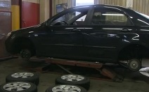 Автоэксперт назвал все ситуации, когда машине нужно проверить сход-развал