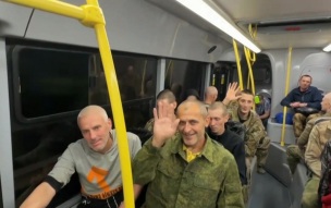 Освобожденные из плена российские бойцы позвонили родным