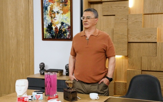 Врач Мясников призвал не сдавать анализ на витамин D просто так
