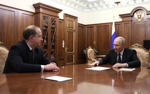 Путин поручил ОСК продолжить работу над атомным ледоколом "Лидер"