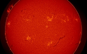 В ближайшие 2-3 дня корональная дыра на Солнце будет повернута к Земле