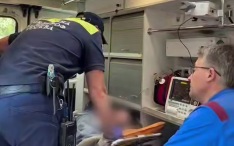 Три человека пострадали при пожаре в многоэтажном доме на западе Москвы