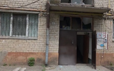 Пять человек ранены при ударе ВСУ по двору в Днепрорудном Запорожской области