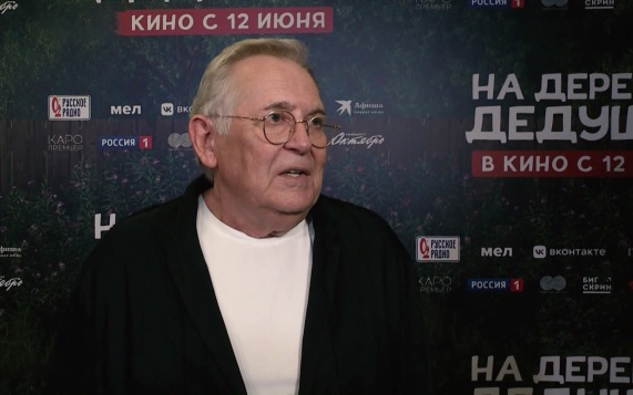 Стоянов: комедия "На деревню дедушке" раскрывает простой принцип воспитания