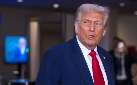 Трамп проведет закрытый брифинг с разведкой