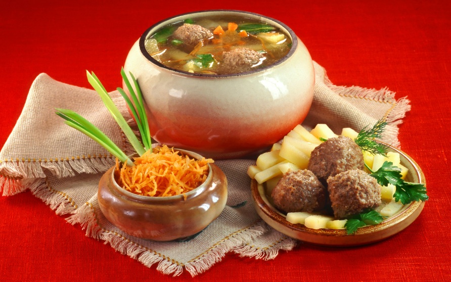 Желе со шкварками и салат из смородиновых листьев: рецепты исконно русских блюд