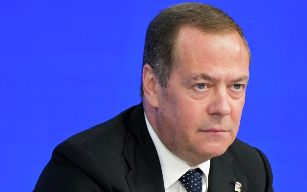 Медведев заявил, что Россия точно научит Европу жизни