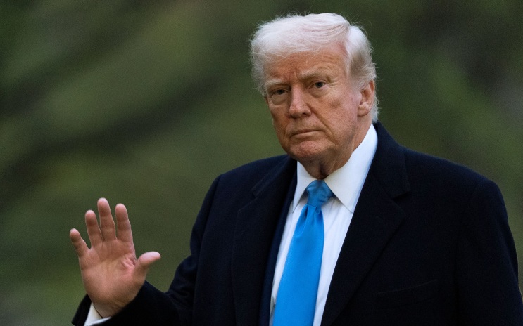 Трамп остановил финансирование биолабораторий из-за угрозы патогенов