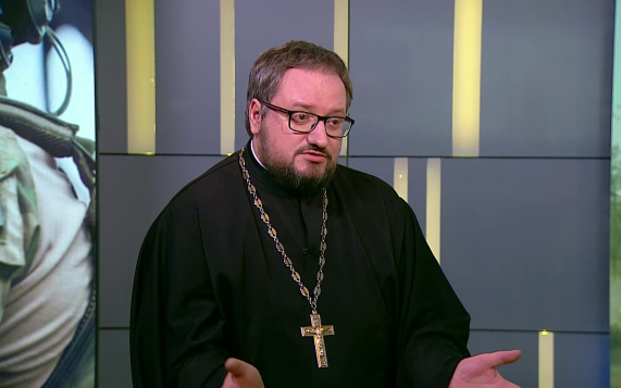 Иерей: прежде чем искать посредников в переговорах, нужно призвать к миру Запад