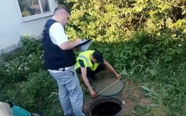 Двухлетний ребенок утонул в септике в сибирском поселке