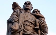 Власти Берлина хотят дополнить советские мемориалы табличками с критикой Сталина