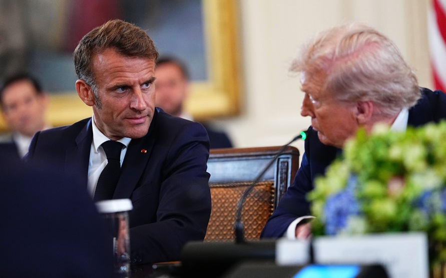 Politico узнало, почему Макрон решил пригласить Трампа на ужин в Париже