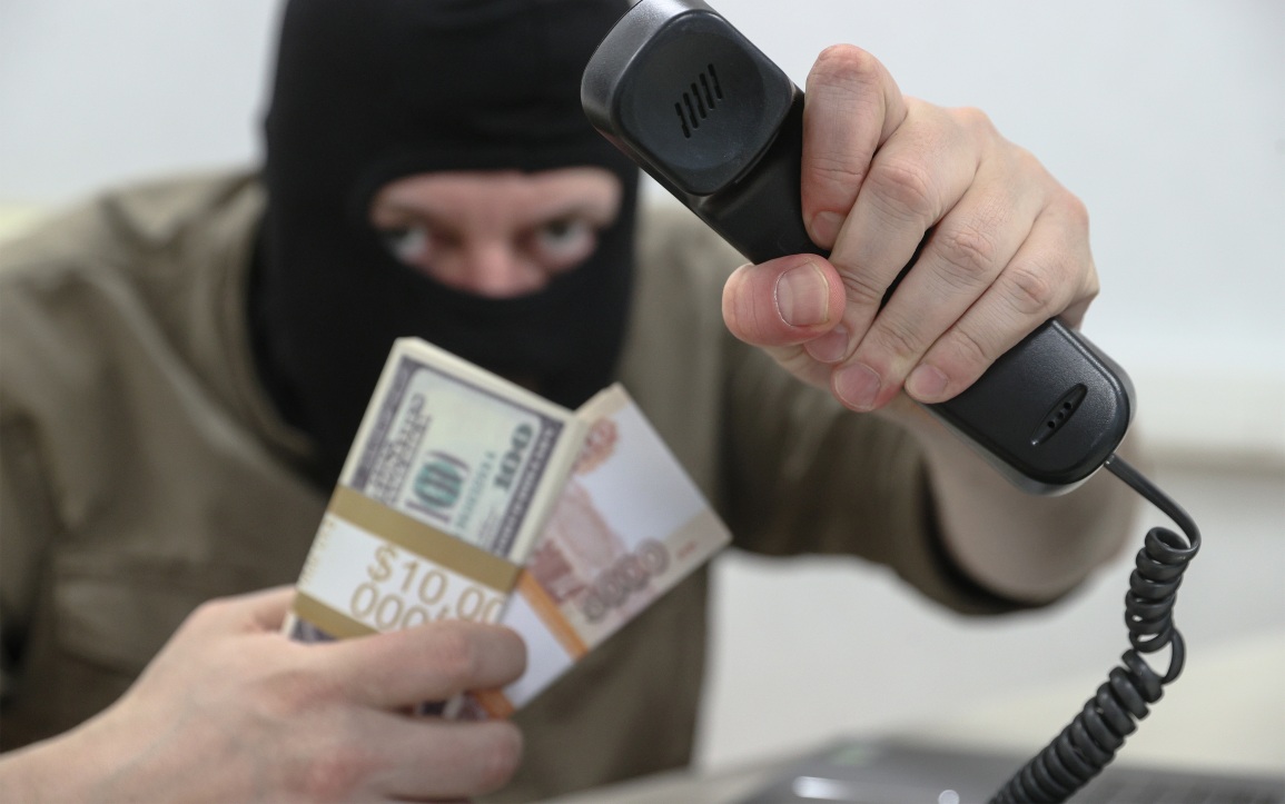 Более 13 млн рублей отдала мошенникам супружеская пара из Хабаровского края