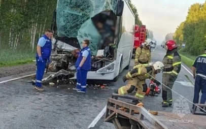 Дело возбудили после ДТП с вахтовым автобусом и грузовиком под Тюменью