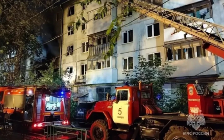 Более 30 квартир оказались повреждены после пожара в пятиэтажке в Самаре