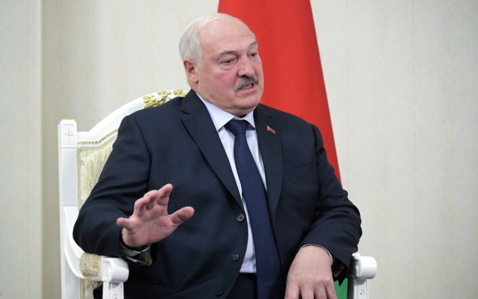 Лукашенко призвал использовать любые возможности для мира на Украине