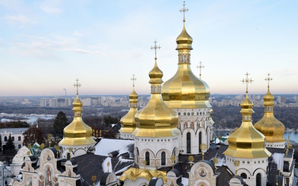При освящении на фреске в Успенском соборе Лавры был изображен Мазепа
