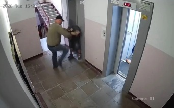 Во Владивостоке задержан мужчина, избивший подростка в подъезде