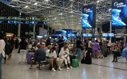 Ространснадзор взял на контроль соблюдение прав пассажиров в аэропорту Сочи