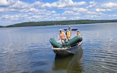 В Башкирии спасли двух рыбаков, терпящих бедствие на водохранилище