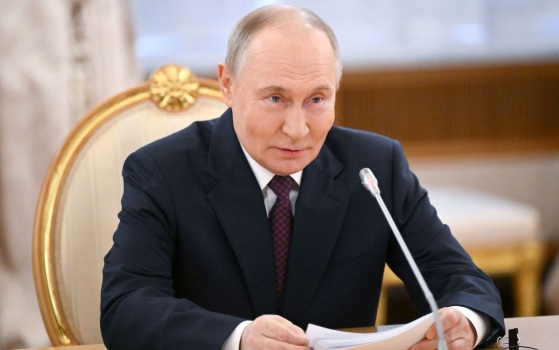 Россия и страны АСЕАН не навязывают свои взгляды другим, заявил Путин