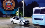 В ЛНР легковушка врезалась в автобус, один человек госпитализирован