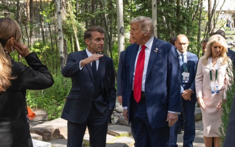 Эксперт объяснил поведение Трампа по отношению к супруге Макрона