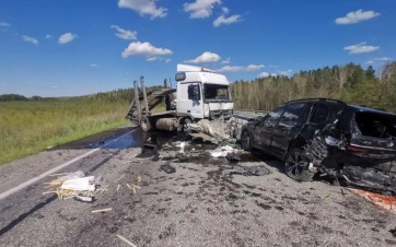 Женщина погибла, ребенок и взрослый тяжело пострадали в ДТП под Тюменью