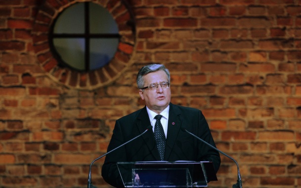 Экс-президент Польши заявил о "войне" с Украиной