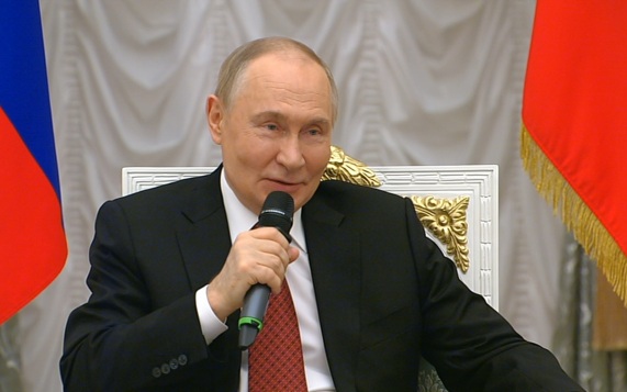 Путин встретился в Кремле с президентом Южной Осетии