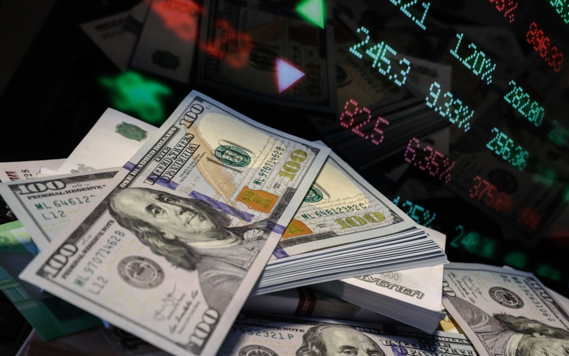 Индекс РТС обвалился ниже 1000 пунктов впервые за полгода