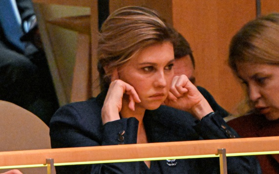 СМИ: Елена Зеленская поедет на конференцию в Гданьске без мужа