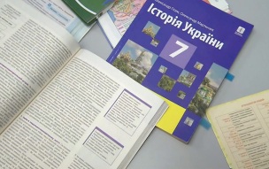 Лантратова: Киев переписал учебники по истории, готовя детей к войне