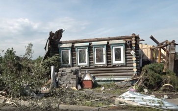 "Крыши нет, баню разобрало": житель Кушвы рассказал о последствиях урагана